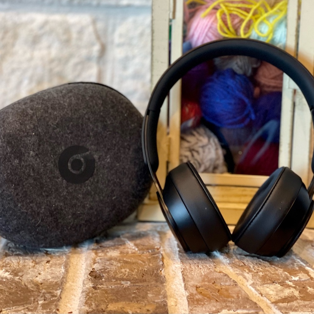Beats Solo pro noise canceling headset